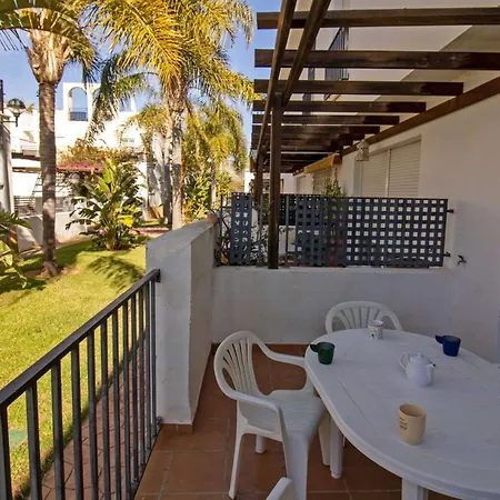 Adosado Con Jardin Y Piscina Palm 86