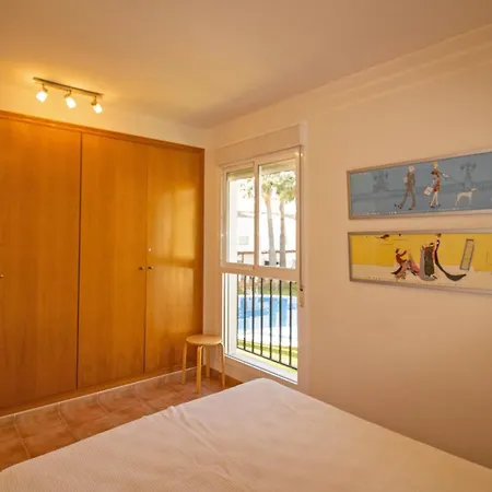Adosado Con Jardin Y Piscina Palm 86 *